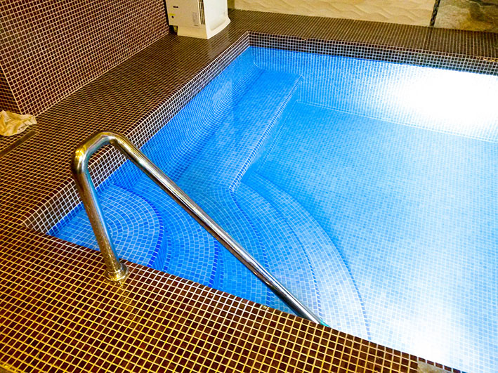 Строительство собственного бассейна в частном доме